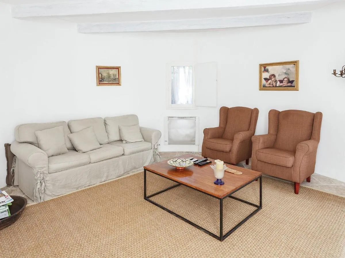 Spacious Castle In Jonquieres With Swimming Pool 0*, Jonquieres (Vaucluse)