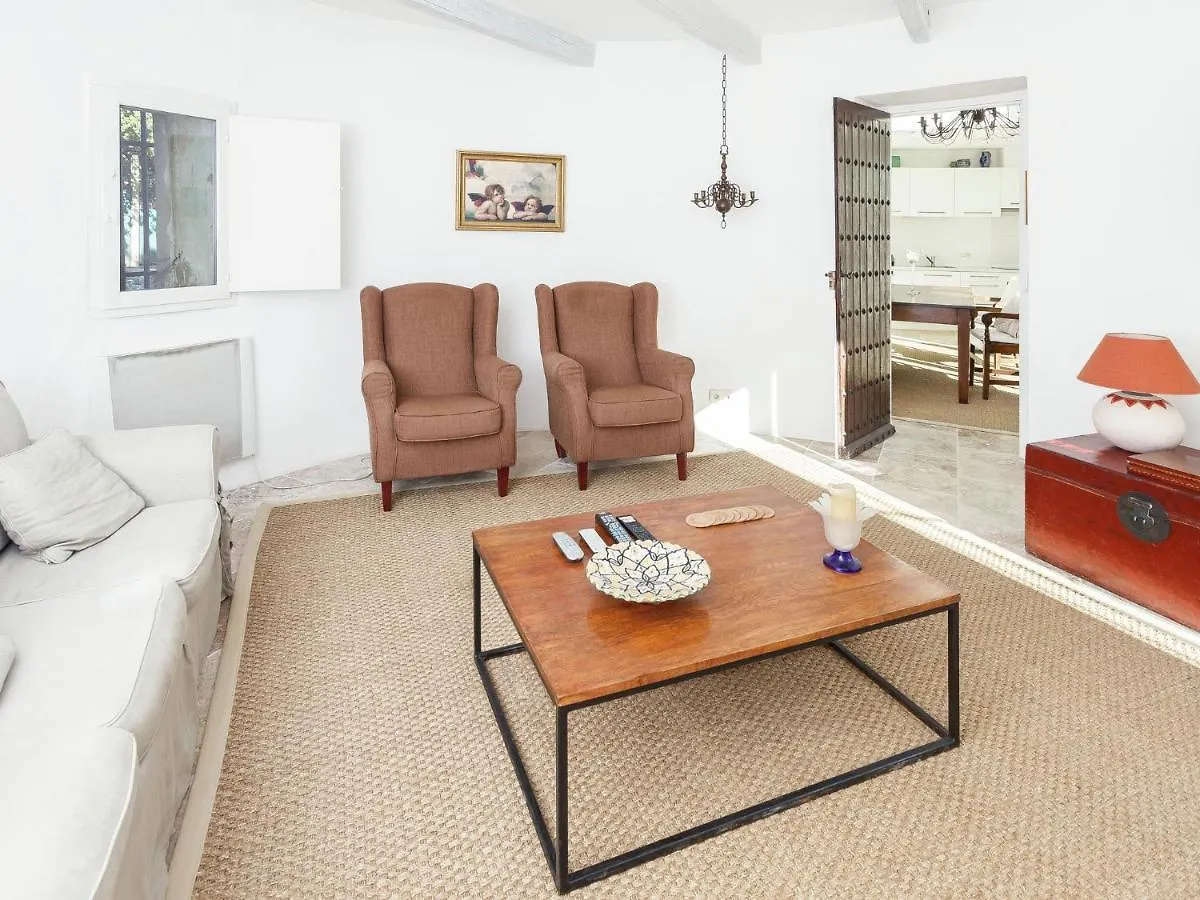 Spacious Castle In Jonquieres With Swimming Pool France