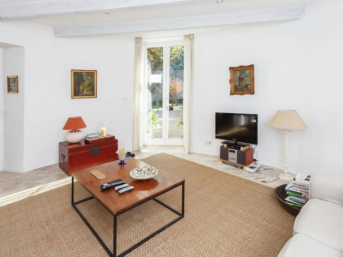 Spacious Castle In Jonquieres With Swimming Pool 0*, Jonquieres (Vaucluse) France