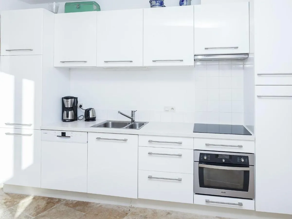 Holiday home Spacious Castle In Jonquieres With Swimming Pool