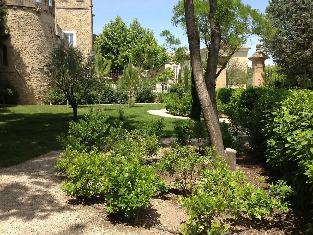 Spacious Castle In Jonquieres With Swimming Pool