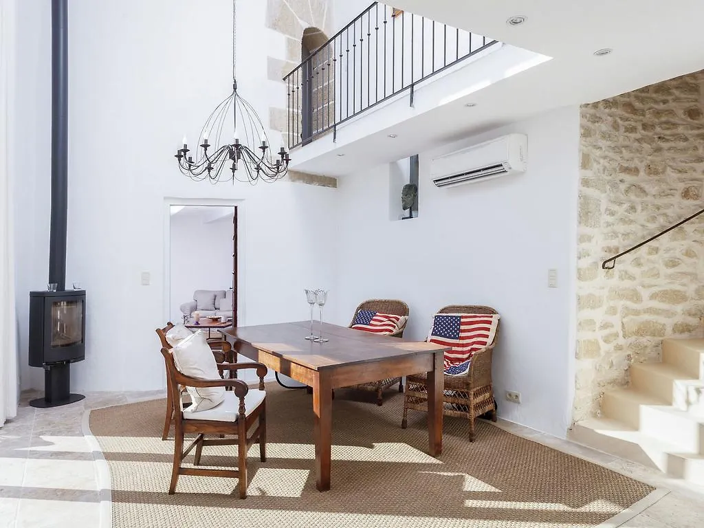 Spacious Castle In Jonquieres With Swimming Pool 0*, Jonquieres (Vaucluse) France