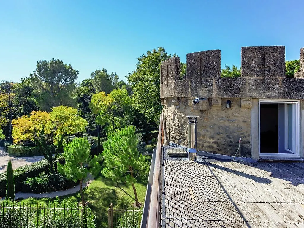 Holiday home Spacious Castle In Jonquieres With Swimming Pool